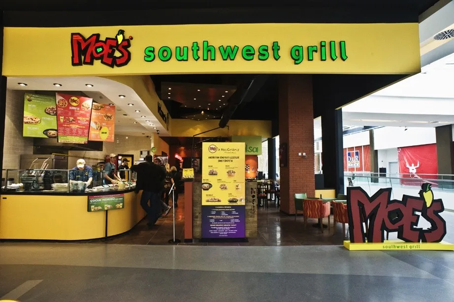 Moes Restaurant Marmara Forum restoran iç mimari tasarımı – ADD Mimarlık, proje görseli 01